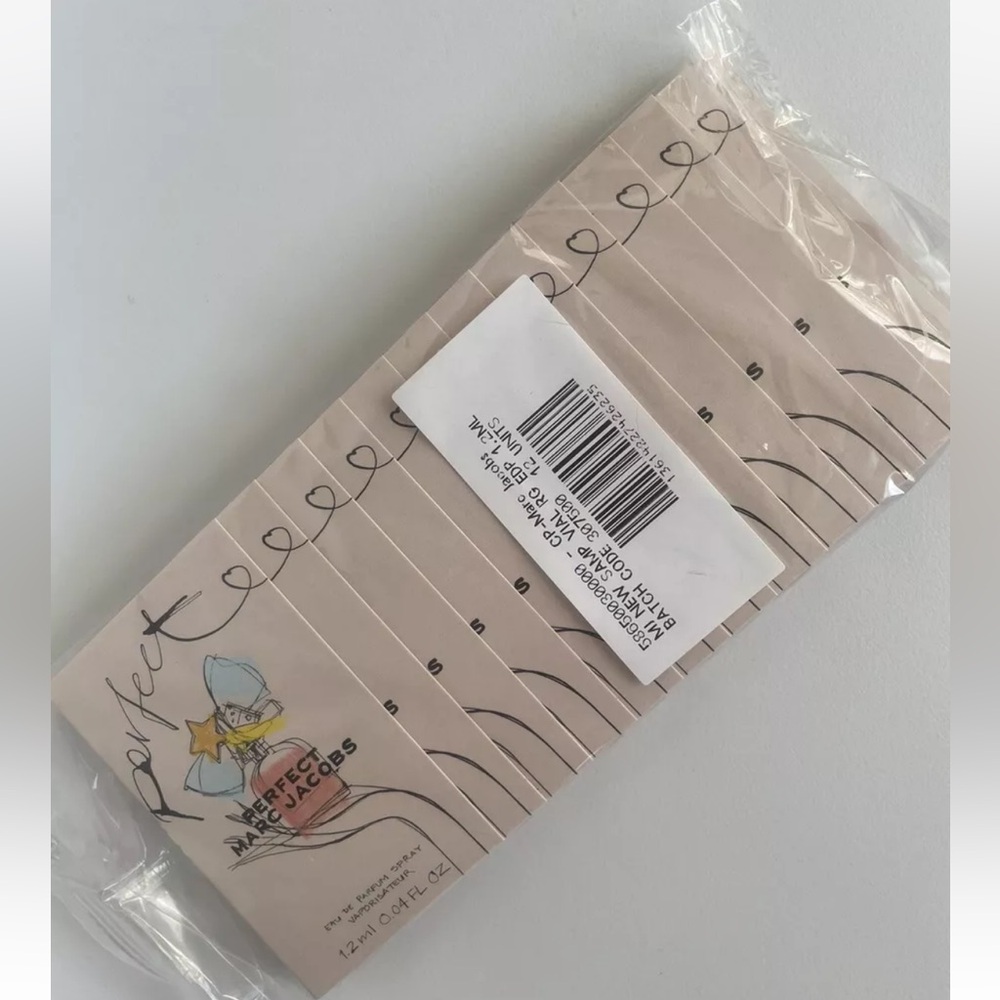 12 Samples MARC JACOBS PERFECT for Women Perfume 0.04 oz 1.2 ml EDT Spra…